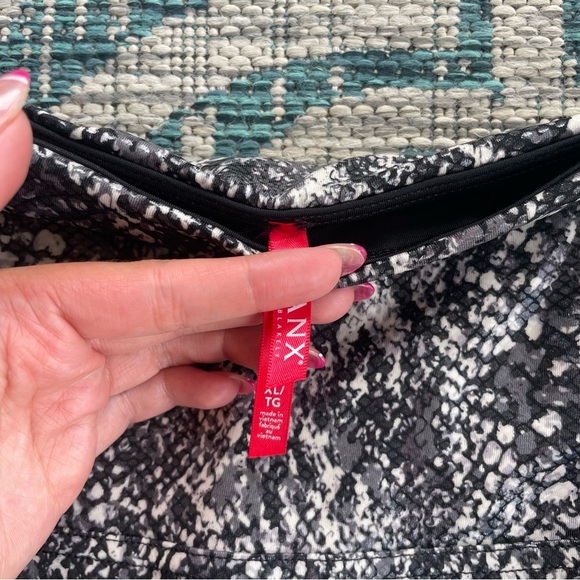 Spanx Faux Leather Snake Shine Leggings - Picture 9 of 15